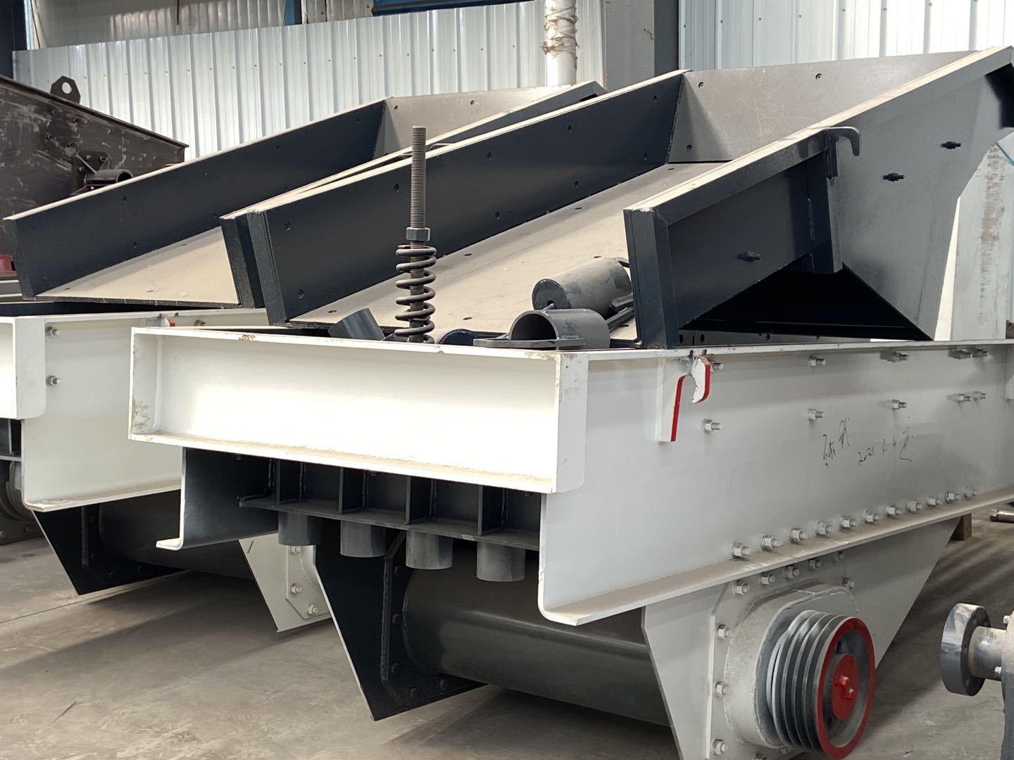 Vibrating Feeder