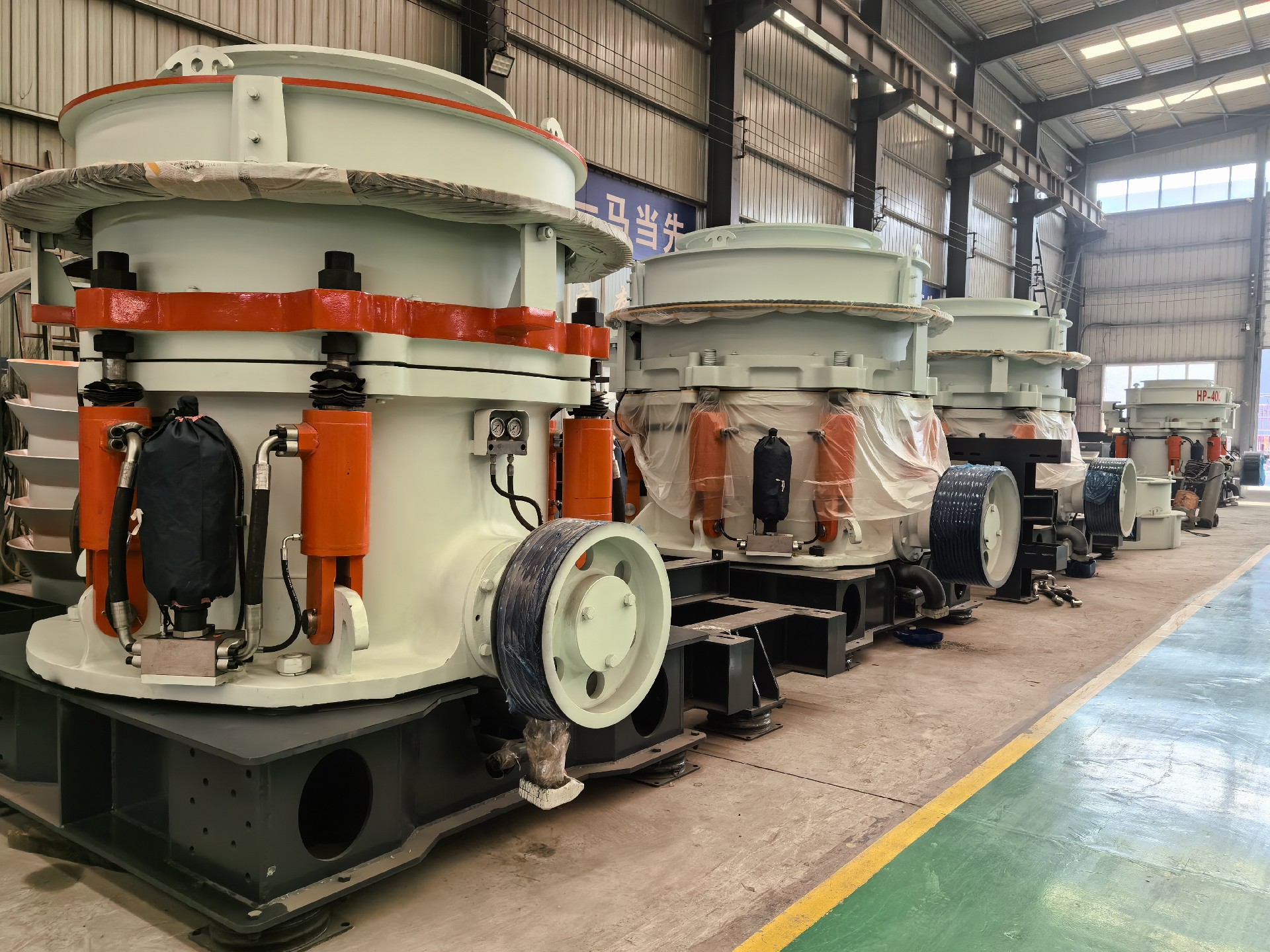 HPT Multi-Cylinder Cone Crusher