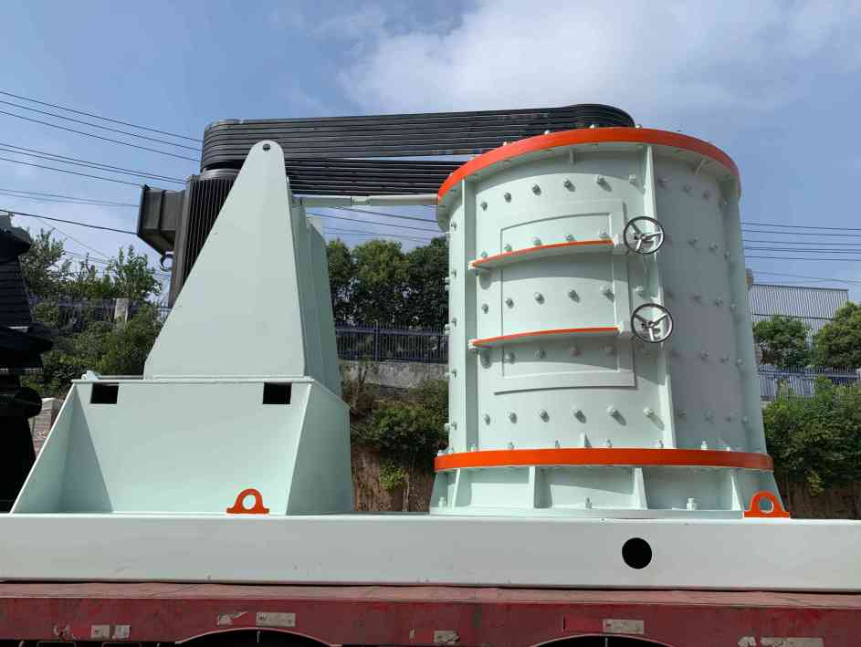 PLF Vertical Compound Crusher